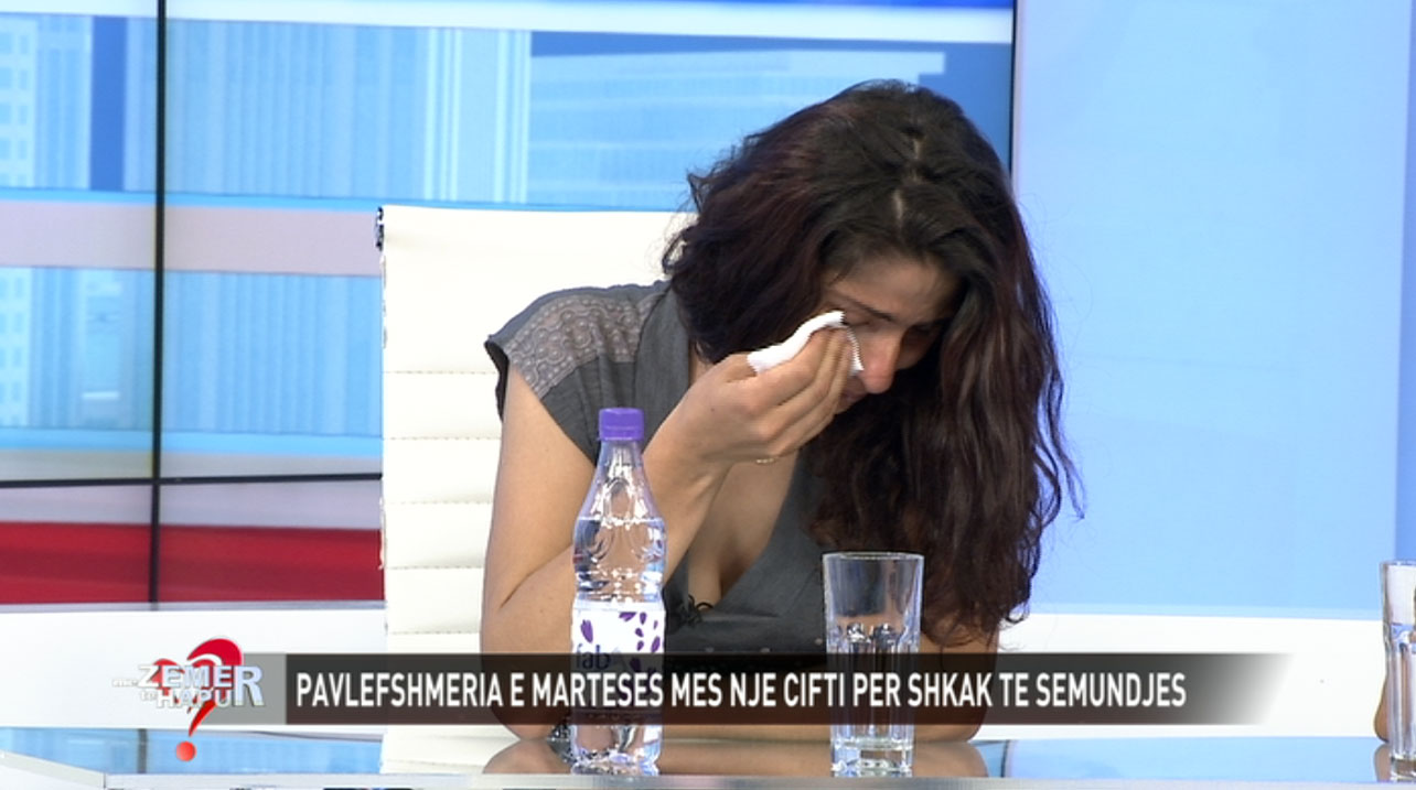 Historia e 28-vjeçares nga Durrësi, u nda nga burri me probleme mendore, vjehrri i kërkon t’i çojë fëmijët në jetimore