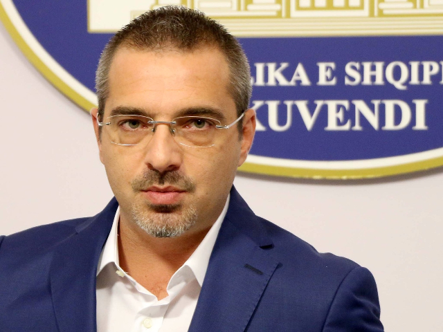 Fotot në telefonin e të dyshuarit/ Tahiri në jahtin luksoz, hetuesit kërkojnë pronarin, shoqëruesit dhe “sponsorin”