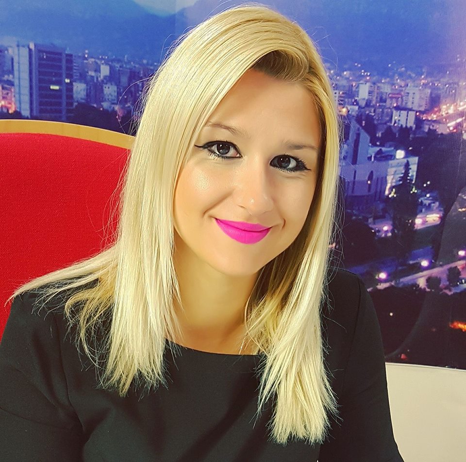 “Durrësi vërtet s’ka detin si jugu ama bundra të silikonosura e tangërllik pabuksash nuk të sheh syri!”