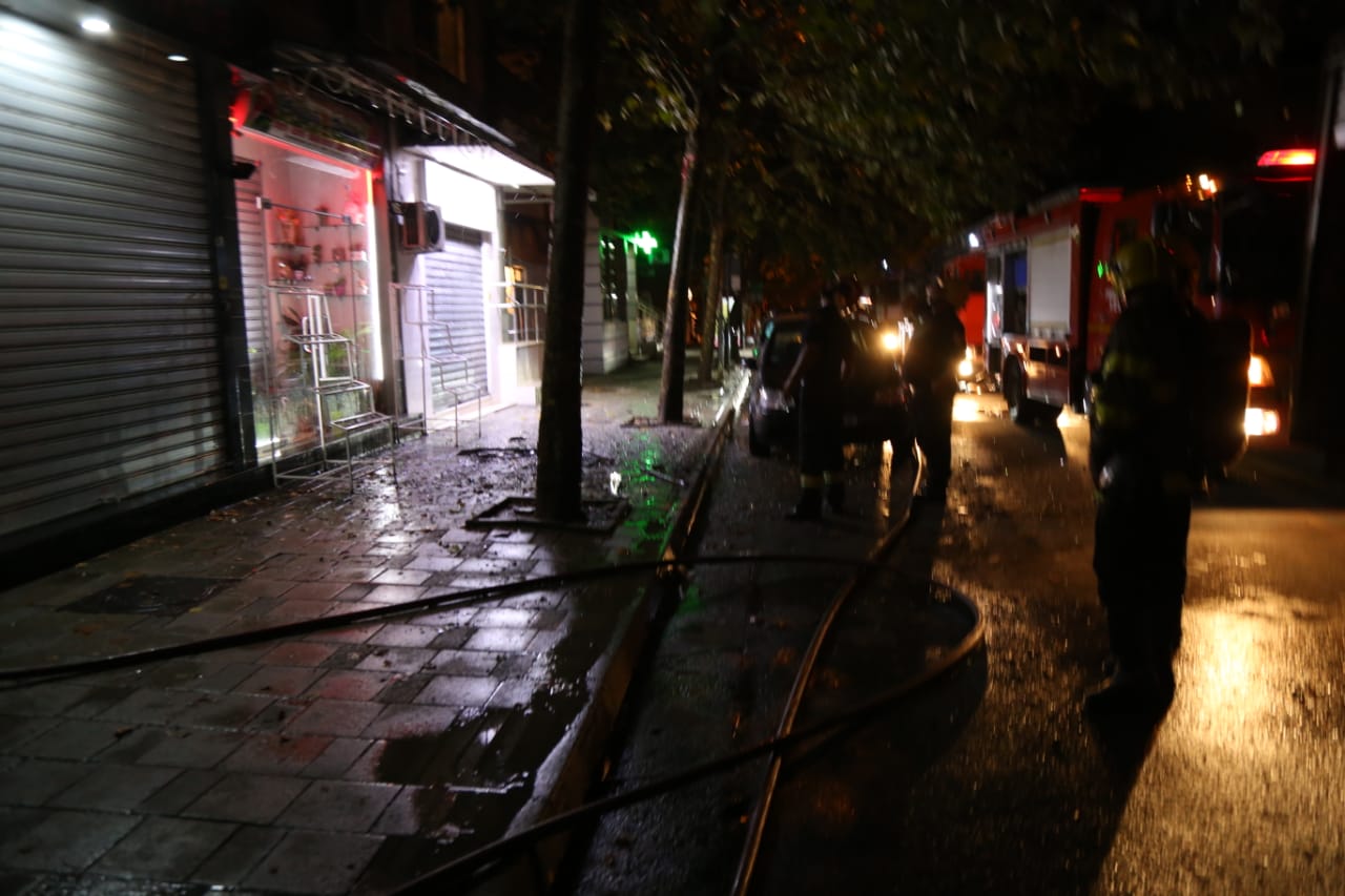 Zjarr në një pallat te “Brryli”, evakuohen banorët