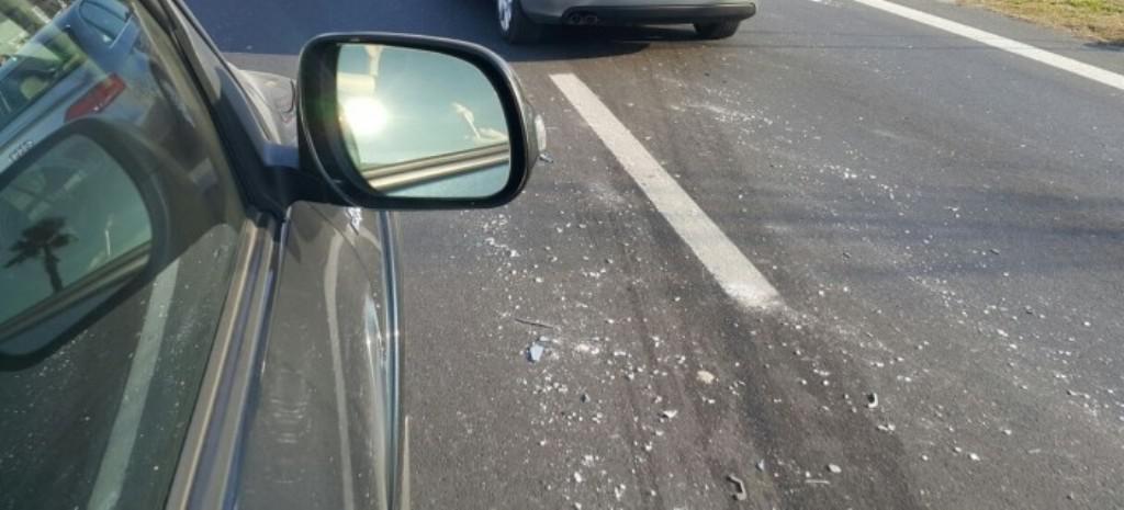 Përplasen 2 automjete dhe makina e policisë, plagoset efektivja e Rrugores