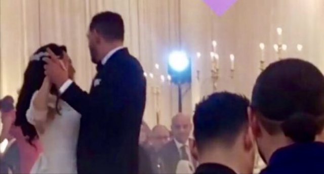 Martohet moderatorja e “Digitalb”-it, pamjet nga dasma e madhe tradicionale