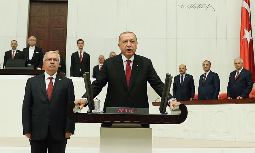 Betohet Erdogan, presidenti me fuqi absolute