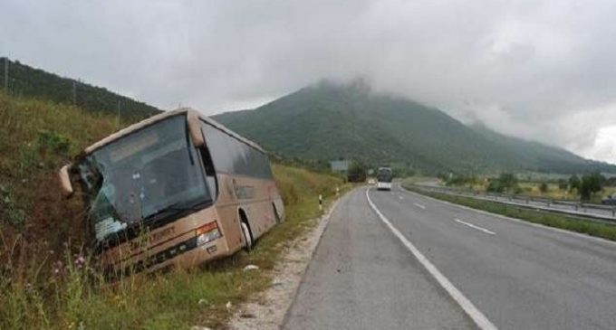 Del nga rruga autobusi i punëtorëve, panik dhe frikë