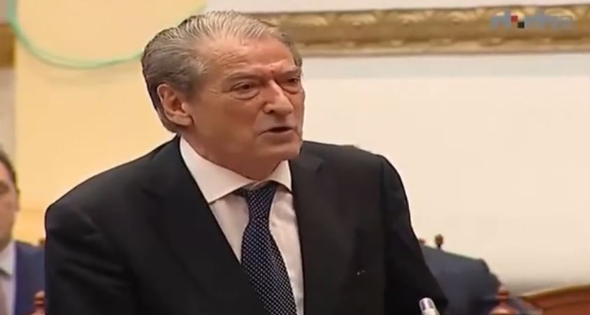 Berisha: Ligji për kumarin u soll për Olsi Ramën dhe Geron Xhafajn