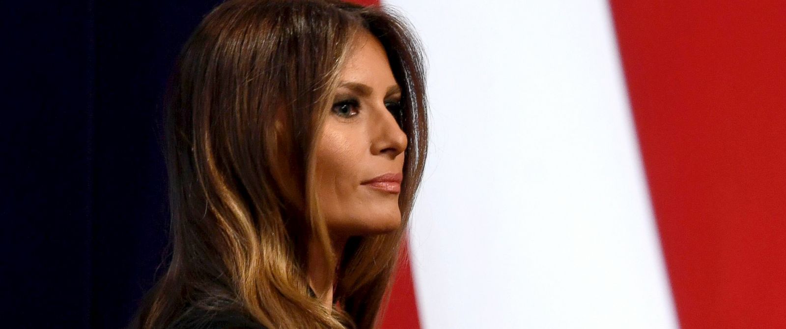Melania Trump fitoi një milion dollarë nga të drejtat e imazhit