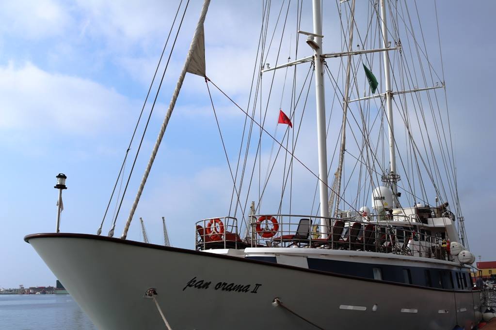 Tjetër jaht luksoz ankorohet në portin e Durrësit (FOTO)