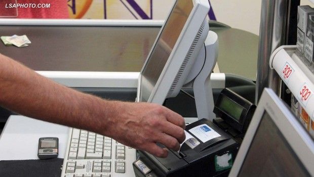 Skemë mashtrimi në disa biznese, arrestohen 2 personat që shkaktuan 86 mln lekë dëm