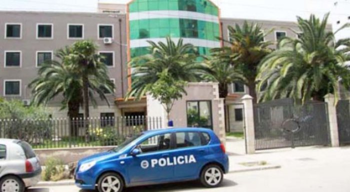 Drejtonin motorin pa patentë, kapen 4 shoferë në Durrës