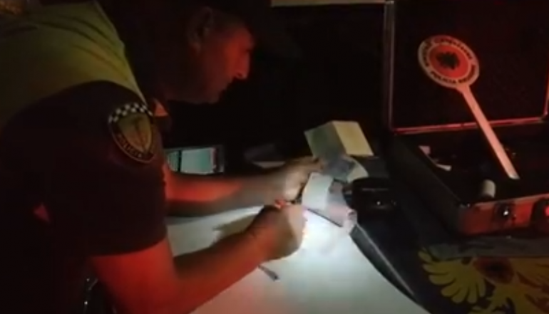 Kontrollet gjatë natës/ Policia arreston dy shoferë (VIDEO)