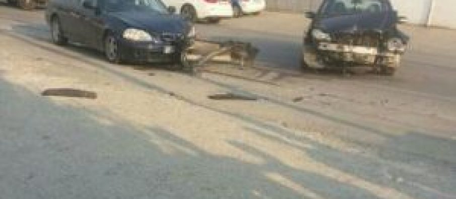 Aksident i rëndë tek Gjiri i Lalzit, përplasen dy makina ‘kokë më kokë’