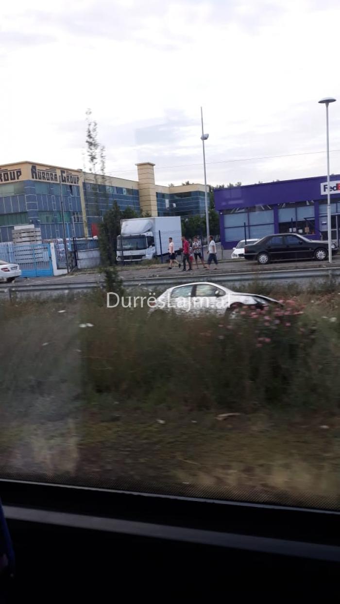 Video/ Aksident i rëndë në autostradën Tiranë-Durrës
