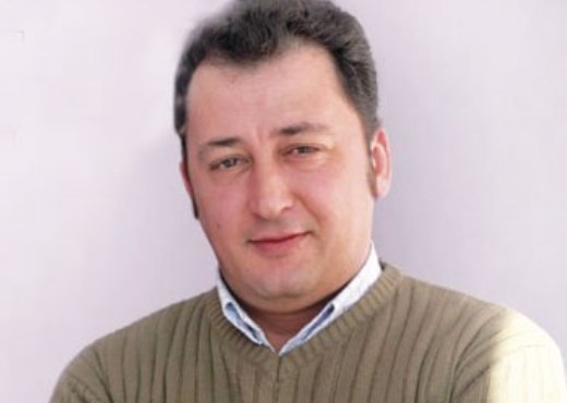 Aldo publikon foton e bashkëshortes me vajzën