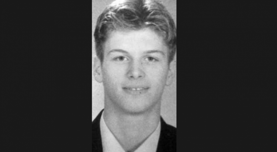 A e njihni djaloshin në foto? Sot ai është aktor i famshëm