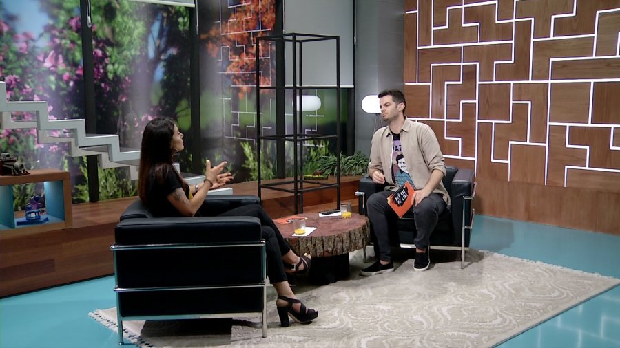 Habit gazetarja: Mendoja se isha lesbike