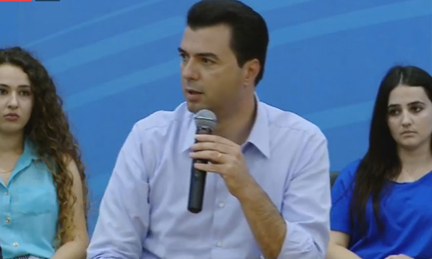 Basha firmos peticionin për teatrin: Mbështesim artistët në betejën me narko-shtetin