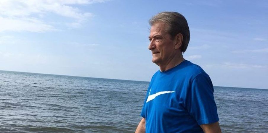 Sali Berisha zbulon çmimin që ka marrë këtë të diel (FOTO)