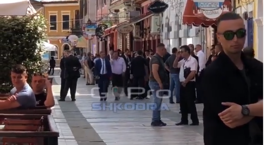 Berisha ironizon vizitën e Ramës në Shkodër: Shihni ç’bën Noriega nga frika (VIDEO)