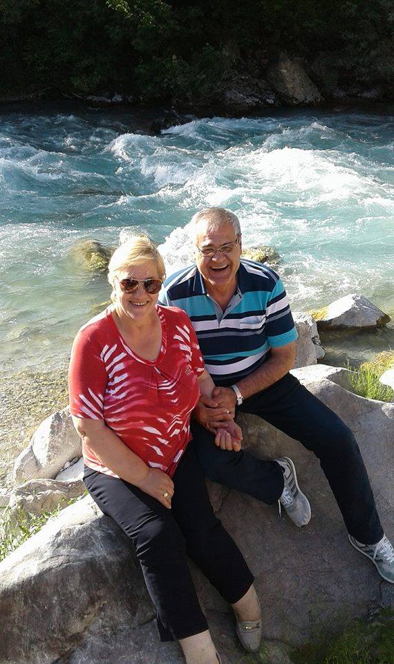 Gazetari i njohur durrsak, urim të ndjerë bashkëshortes për ditëlindje