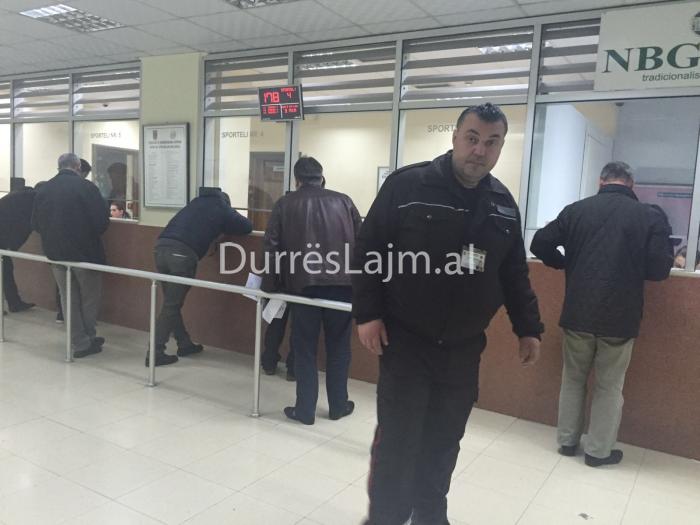 Antikorrupsioni “zbarkon” në Hipotekën e Durrësit