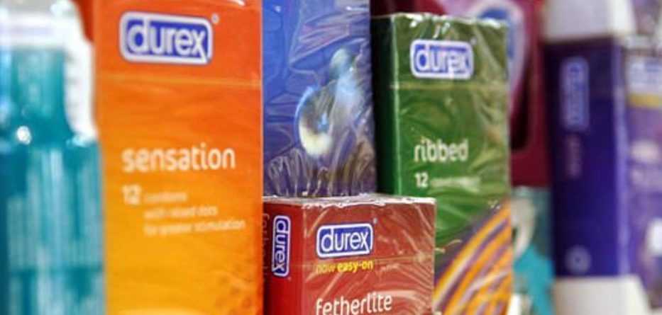 Tërhiqen nga tregu prezervativët “Durex”, mund të çahen