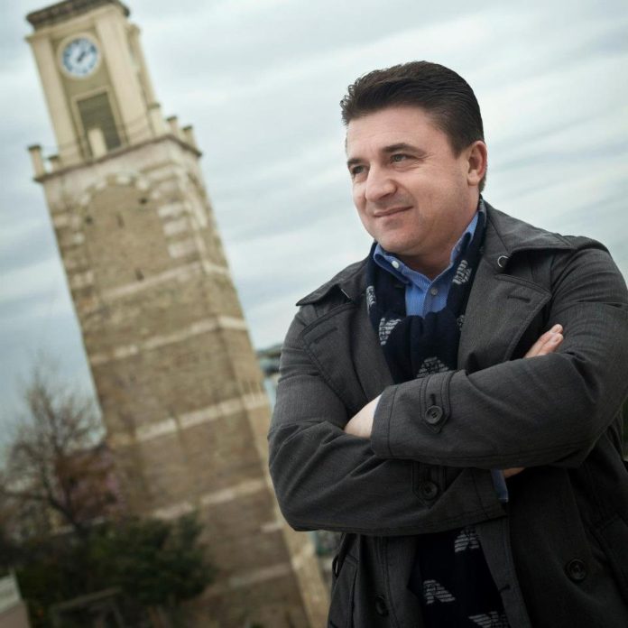 Elvis Rroshi i shpëton burgut, dënohet me punë në komunitet