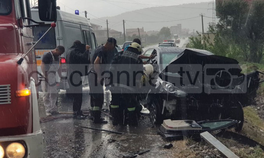 Aksident i rëndë prej motit të keq, plagosen burrë e grua