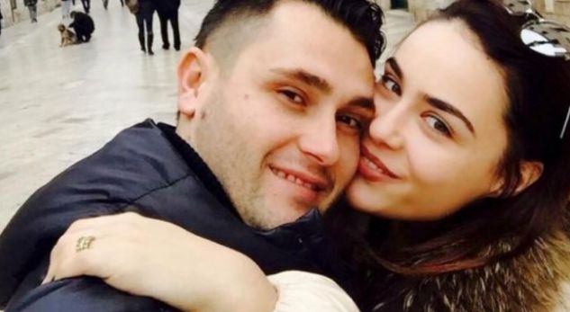 Publikohet foto! Kështu duket Xhensila pas lindjes