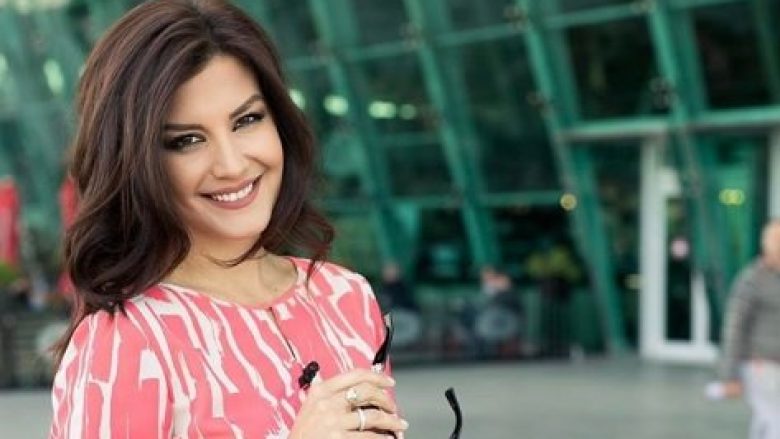 FOTO/ Ja pse Floriana Garo zgjedh Shqipërinë për të pushuar