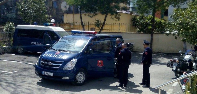 Durrës, plas sherri te sheshi “Pranvera”, një i lënduar