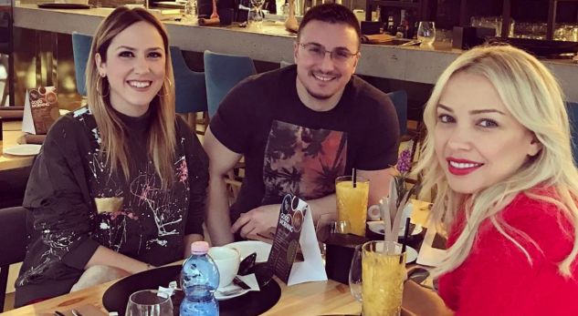 Si duken Xhemi dhe Arbana të sapozgjuara nga gjumi! (FOTO)