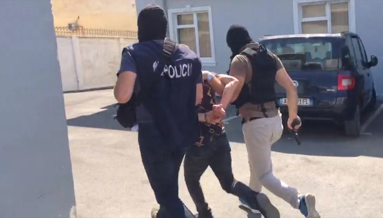 Arrestohen 2 grabitësit e karburanteve (FOTO & VIDEO)