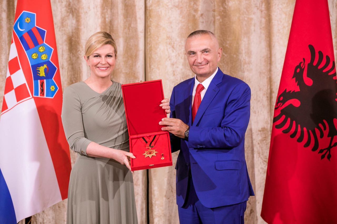 Meta dekoron homologen kroate me “Dekoratën e Flamurit Kombëtar”