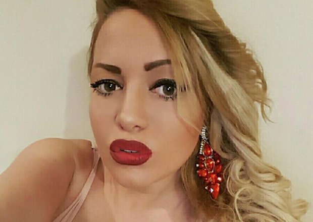 FOTO/ ‘Selfie’ me babanë e vdekur nga spitali, ndjekësit masakrojnë modelen serbe: S’je mirë nga trutë