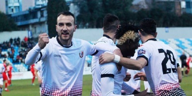 Nisin bisedimet për zëvendësuesin e Hrkaç, Shkëmbi i bën ofertë zyrtare ish-mbrojtësit të Skënderbeut