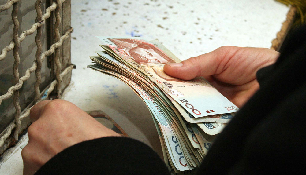 Shtyhet rritja e pagave për administratën, shtesë vetëm për pensionistët