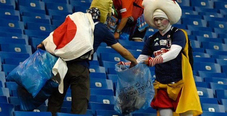 Përtej futbollit, Japonezët japin leksione qytetarie në Rusi