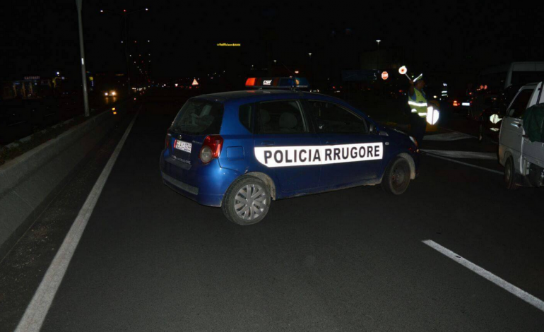 Aksident i rëndë në autostradën Tiranë-Durrës, përplasen 5 makina