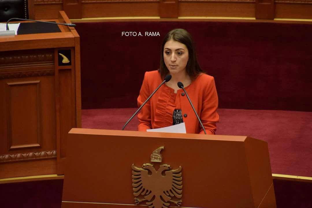 Tha se i bashkohet PS-së, por ja si votoi Reme Lala në Kuvend për Teatrin