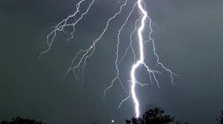 Bie rrufeja në Shkodër, plagosen tre persona