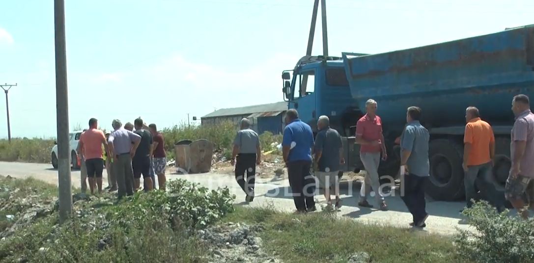 Ndotja në Porto Romano, banorët sërish në protestë (VIDEO)