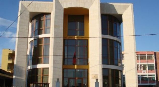 Tjetërsimi i 58 ha tokë bregdetare, dosja shkon në gjykatë