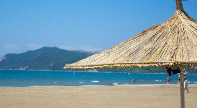 Turistët në Gjirin e Lalzit mbeten pa drita