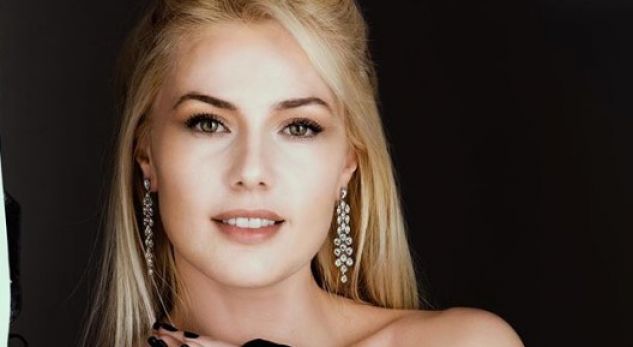 Çudit aktorja nga Durrësi me foton brenda vaskës! (FOTO)