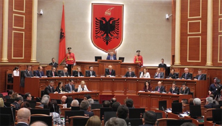 Partitë politike në Shqipëri perceptohen si më të korruptuarat e rajonit