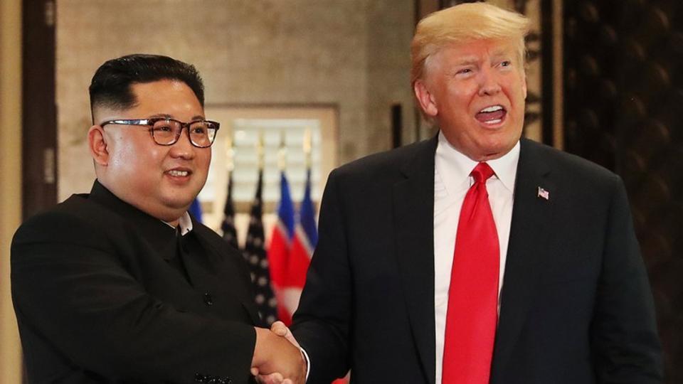 Kim Jong Un i dërgon letër presidentit Trump