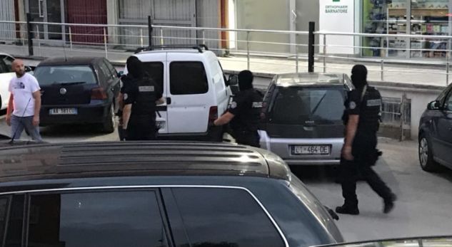 Policia në aksion, arreston disa të dyshuar ndërkombëtarë