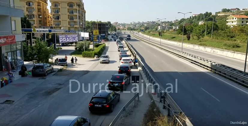 Si ishte trafiku sot në aksin Plepa – Golem (VIDEO)