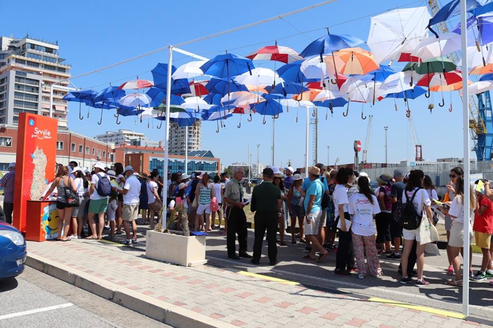 “10 mijë buzëqeshje” për turistët e huaj në Durrës (FOTO)