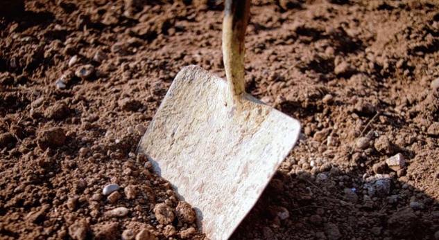 Varri i ri që ngriti dyshimet e banorëve të fshatit, si u gropos pas vrasjes në mes të natës 34-vjeçari